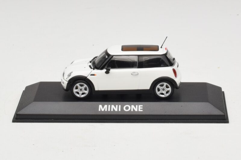 Mini Cooper S R53 Bel S Panoramsko Streho Minichamps 1:43 MINI020 Diecast