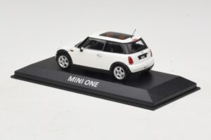Mini Cooper S R53 Bel S Panoramsko Streho Minichamps 1:43 MINI020 Diecast – slika 3 od 5