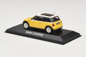 Mini Cooper S R53 Rumen Z Rumeno Panoramsko Streho Minichamps 1:43 MINI029 Kovina – slika 3 od 4