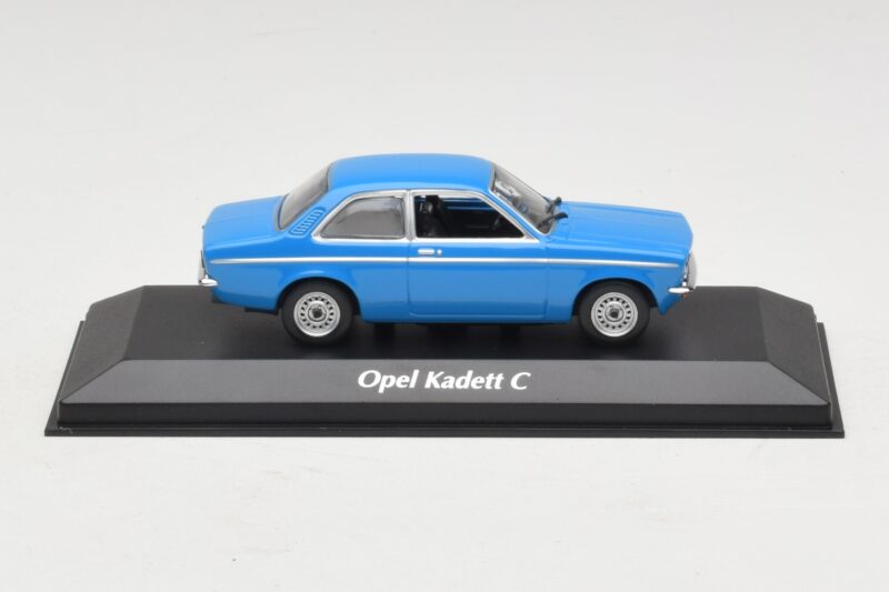 Opel Kadett C Modr Maxichamps 1:43 940045601 Diecast