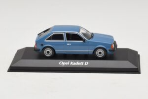 Opel Kadett D Modr Maxichamps 1:43 940044100 Diecast