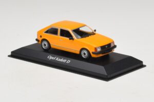 Opel Kadett D Oranžen Maxichamps 1:43 940044101 Kovina – slika 3 od 5