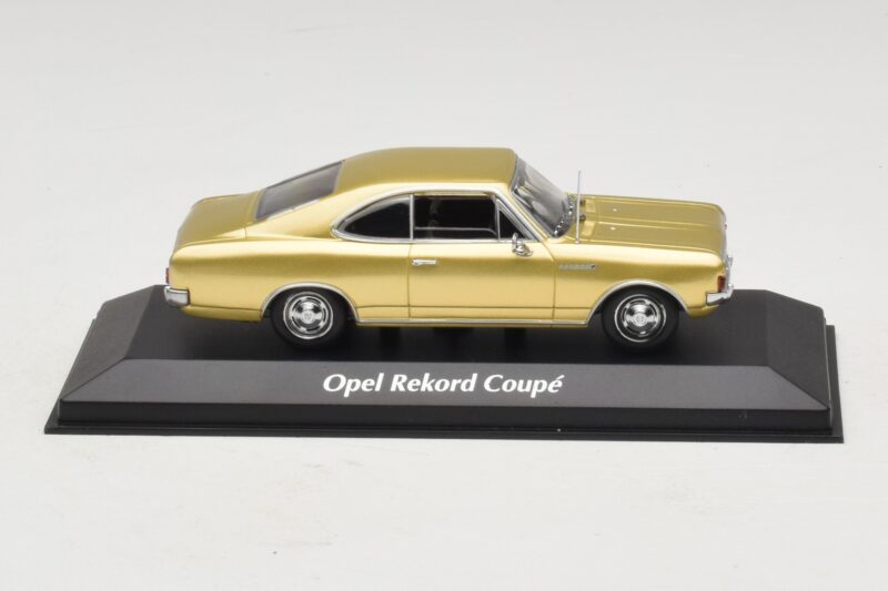 Opel Rekord C Kupe Zlat Maxichamps 1:43 Opel Rekord C Kupe Zlat Maxichamps 1:43 940046120 Diecast