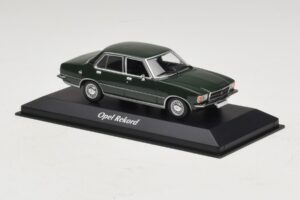 Opel Rekord D Temno Zelen Maxichamps 1:43 940044001 Diecast – slika 3 od 5