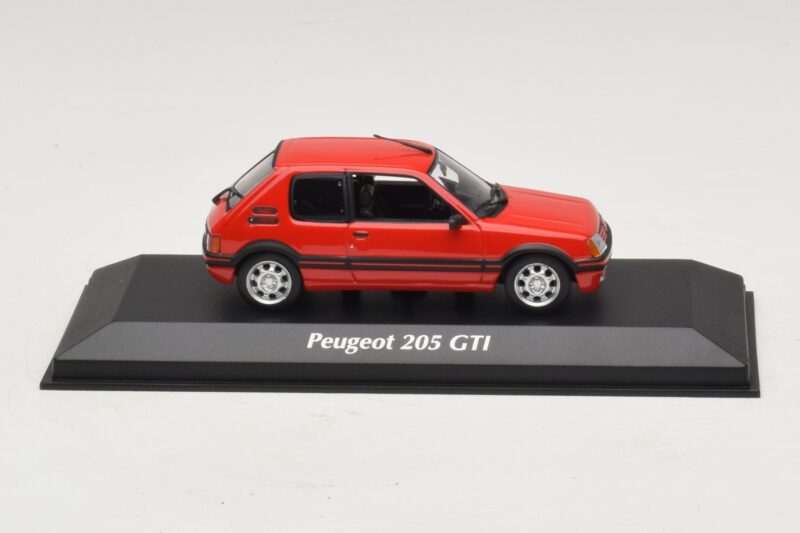 Peugeot 205 GTi Rdeč Maxichamps 1:43 940112300 Diecast