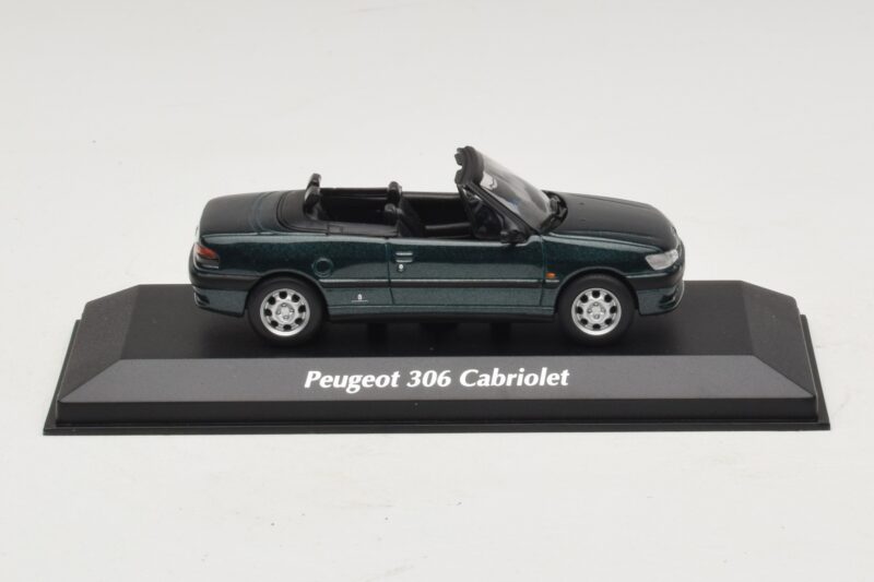 Peugeot 306 Kabriolet Zelena Metalik Maxichamps 1:43 940112833 Kovina