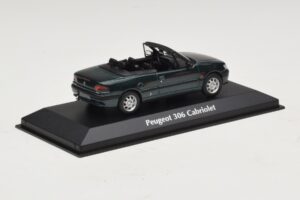 Peugeot 306 Kabriolet Zelena Metalik Maxichamps 1:43 940112833 Kovina – slika 2 od 5