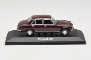Peugeot 504 Temno Rdeča Maxichamps 1:43 940112500 Kovina