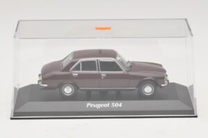 Peugeot 504 Temno Rdeča Maxichamps 1:43 940112500 Kovina – slika 4 od 5