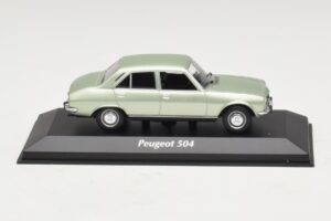 Peugeot 504 Svetlo Zelena Metalik Maxichamps 1:43 940112501 Kovina
