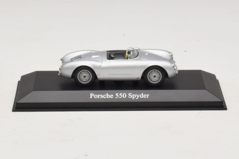 Porsche 550 Spyder Srebrn Maxichamps 1:43 940066030 Kovina