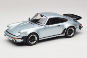 Porsche 911 930 Turbo 3.3 Srebrn KK-Scale 1:18 Porsche 911 930 Turbo 3.3 Srebrn KK-Scale 1:18 KKDC181444 Kovina