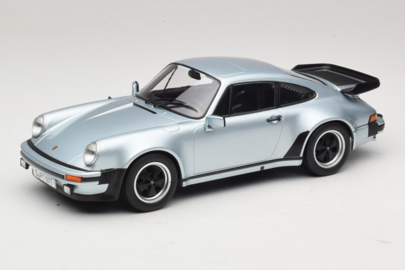 Porsche 911 930 Turbo 3.3 Srebrn KK-Scale 1:18 KKDC181444 Kovina