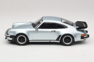 Porsche 911 930 Turbo 3.3 Srebrn KK-Scale 1:18 KKDC181444 Kovina – slika 3 od 6