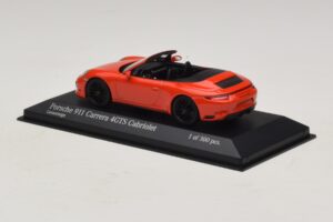 Porsche 911 991.1 Carrera 4 GTS Kabriolet Oranžen Minichamps 1:43 410067331 Kovina – slika 3 od 5