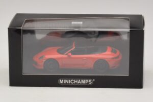 Porsche 911 991.1 Carrera 4 GTS Kabriolet Oranžen Minichamps 1:43 410067331 Kovina – slika 5 od 5