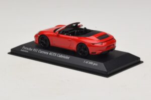 Porsche 911 991.1 Carrera 4 GTS Kabriolet Rdeč Minichamps 1:43 410067330 Kovina – slika 3 od 5