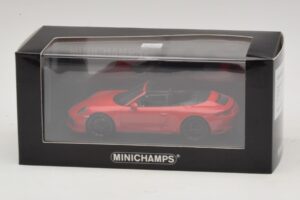 Porsche 911 991.1 Carrera 4 GTS Kabriolet Rdeč Minichamps 1:43 410067330 Kovina – slika 5 od 5