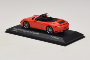 Porsche 911 991.2 Carrera 4 Kabriolet Oranžen Minichamps 1:43 410067231 Kovina – slika 3 od 5