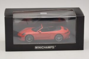 Porsche 911 991.2 Carrera 4 Kabriolet Oranžen Minichamps 1:43 410067231 Kovina – slika 5 od 5