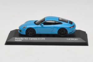 Porsche 911 991.2 Carrera 4 GTS Miami Blue Minichamps 1:43 410067322 Kovina