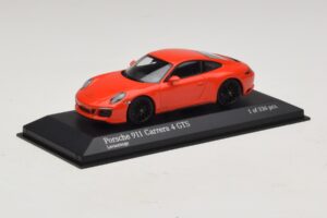 Porsche 911 991.2 Carrera 4 GTS Oranžen Minichamps 1:43 410067321 Kovina – slika 2 od 5