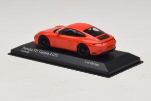 Porsche 911 991.2 Carrera 4 GTS Oranžen Minichamps 1:43 410067321 Kovina – slika 3 od 5