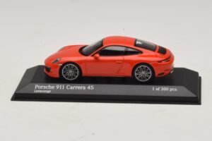 Porsche 911 991.2 Carrera 4S Oranžen Minichamps 1:43 410067241 Kovina