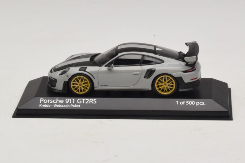 Porsche 911 991.2 GT2 RS Weissach Package Chalk Minichamps 1:43 410067220 Kovina