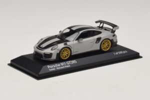 Porsche 911 991.2 GT2 RS Weissach Package Chalk Minichamps 1:43 410067220 Kovina – slika 2 od 5