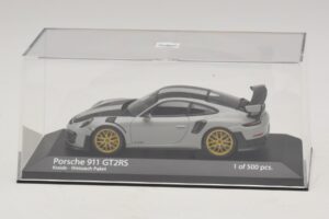 Porsche 911 991.2 GT2 RS Weissach Package Chalk Minichamps 1:43 410067220 Kovina – slika 4 od 5