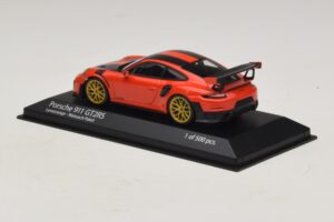 Porsche 911 991.2 GT2 RS Weissach Package Oranžen Minichamps 1:43 410067224 Kovina – slika 3 od 5