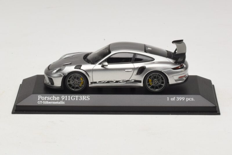 Porsche 911 991.2 GT3 RS Srebrn Minichamps 1:43 410067020 Kovina