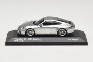 Porsche 911 991.2 GT3 Touring Srebrn Minichamps 1:43 410067422 Kovina
