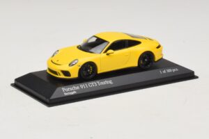 Porsche 911 991.2 GT3 Touring Rumen Minichamps 1:43 410067421 Kovina – slika 2 od 5