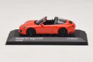 Porsche 911 991 Targa 4 GTS Oranžen Minichamps 1:43 410067341 Kovina