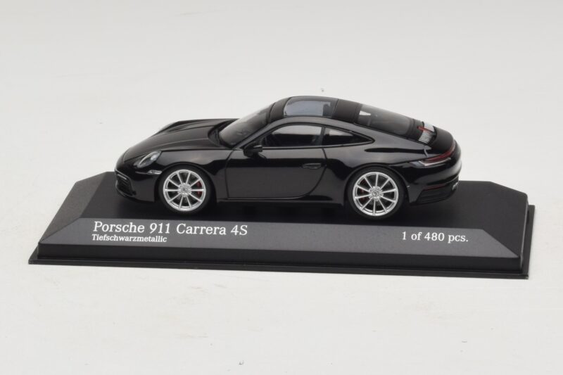 Porsche 911 992 Carrera 4S Črna Metalik Minichamps 1:43 410069320 Kovina