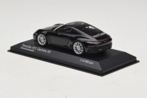 Porsche 911 992 Carrera 4S Črna Metalik Minichamps 1:43 410069320 Kovina – slika 3 od 5