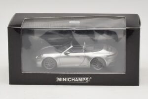 Porsche 911 992 Carrera 4S Kabriolet Srebrn Minichamps 1:43 410069330 Kovina – slika 5 od 5