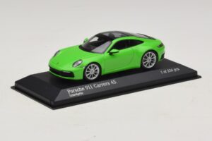 Porsche 911 992 Carrera 4S Zelen Minichamps 1:43 410069322 Kovina – slika 2 od 5