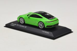 Porsche 911 992 Carrera 4S Zelen Minichamps 1:43 410069322 Kovina – slika 3 od 5