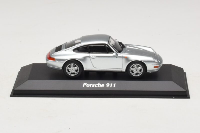 Porsche 911 993 Srebrn Maxichamps 1:43 940063001 Kovina