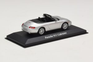 Porsche 911 996 Kabriolet Srebrn Maxichamps 1:43 940061031 Kovina – slika 2 od 5