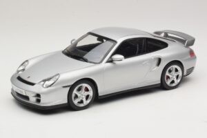 Porsche 911 996 GT2 Srebrn KK-Scale 1:18 Porsche 911 996 GT2 Srebrn KK-Scale 1:18 KKDC181451 Kovina