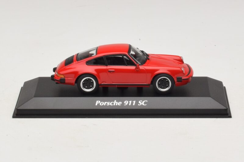 Porsche 911 SC Rdeč Maxichamps 1:43 Porsche 911 SC Rdeč Maxichamps 1:43 940062021 Kovina