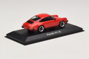 Porsche 911 SC Rdeč Maxichamps 1:43 940062021 Kovina – slika 2 od 5