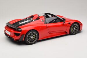 Porsche 918 Spyder Weissach Package Guards Red AUTOart 1:12 12122 Kovina – slika 3 od 8