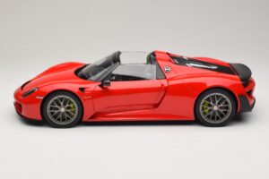 Porsche 918 Spyder Weissach Package Guards Red AUTOart 1:12 12122 Kovina – slika 4 od 8