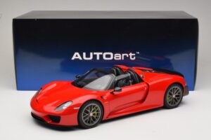 Porsche 918 Spyder Weissach Package Guards Red AUTOart 1:12 12122 Kovina – slika 8 od 8