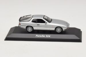 Porsche 924 Srebrn Maxichamps 1:43 940062120 Diecast